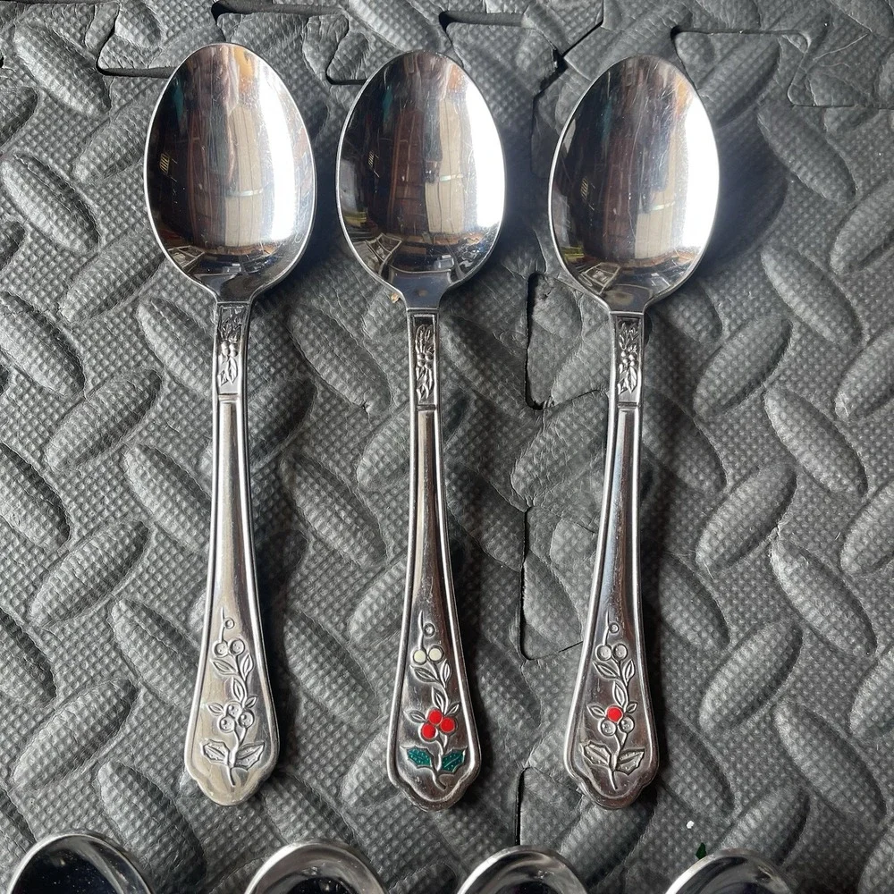 7‎ PFALTZGRAFF Winterberry Holly Teaspoon Tablespoon Spoon Flatware Christmas